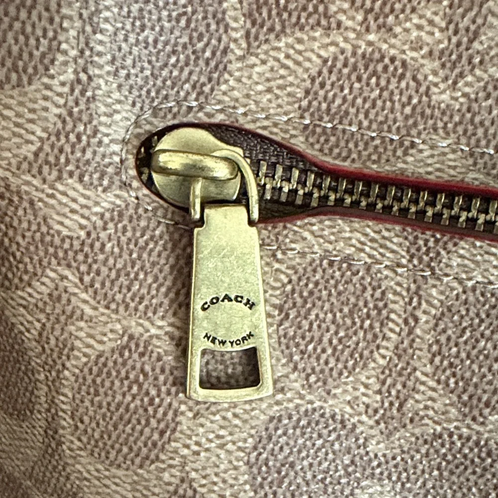 Coach Chaise Crossbody Signature Canvas Tan Rust Gently Used Looks New - Picture 2 of 7